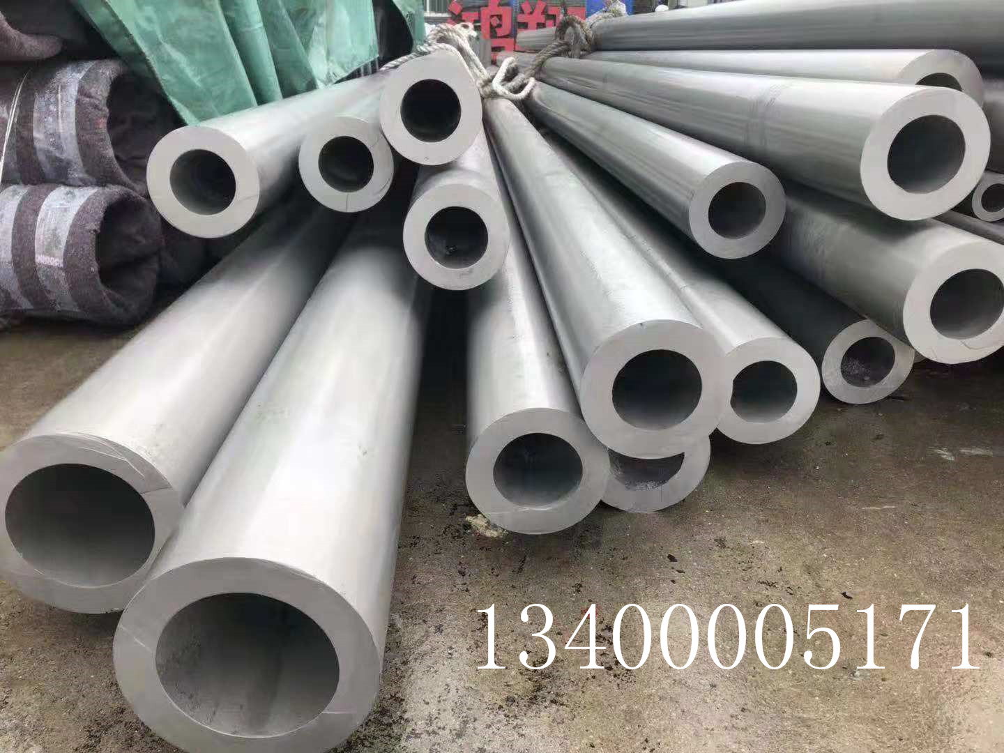 特殊厚壁不（bú）鏽鋼無縫管-特殊材質厚壁無縫管