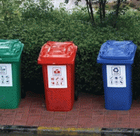 環保91蝌蚪九色垃（lā）圾桶進小區