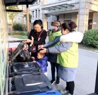 揚（yáng）州垃圾（jī）桶哪家好？欣方圳91蝌蚪九色垃圾（jī）桶映出綠色生活