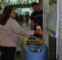 機場智能91蝌蚪九色垃圾桶成網紅了