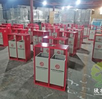 紅色中河頭（tóu）景區金屬垃圾桶定製案例