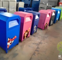 讓環保成為城市的可愛風（fēng）景（jǐng）定（dìng）製（zhì）UV打印卡通（tōng）不鏽（xiù）鋼分（fèn）類垃（lā）圾桶