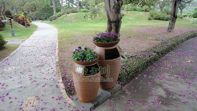 玻(bō)璃鋼花盆式垃圾桶 玻(bō)璃鋼花盆式垃圾桶