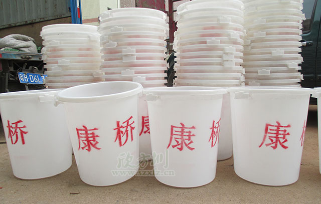 廠（chǎng）區塑料垃（lā）圾桶