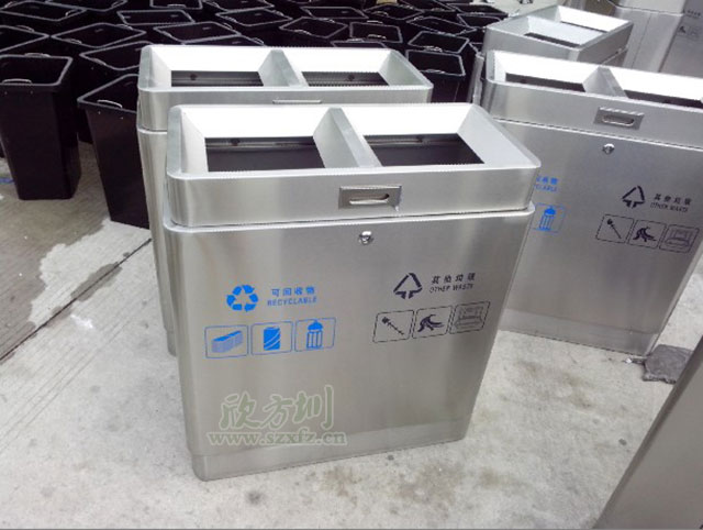 高（gāo）檔不鏽鋼垃圾桶