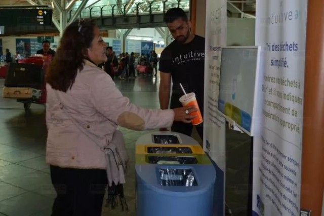 機場智能91蝌蚪九色垃圾桶（tǒng）