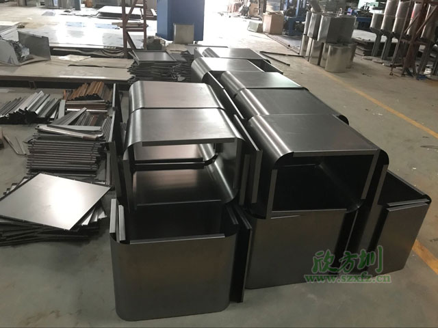 戶（hù）外91蝌蚪九色垃圾桶工廠製（zhì）作圖